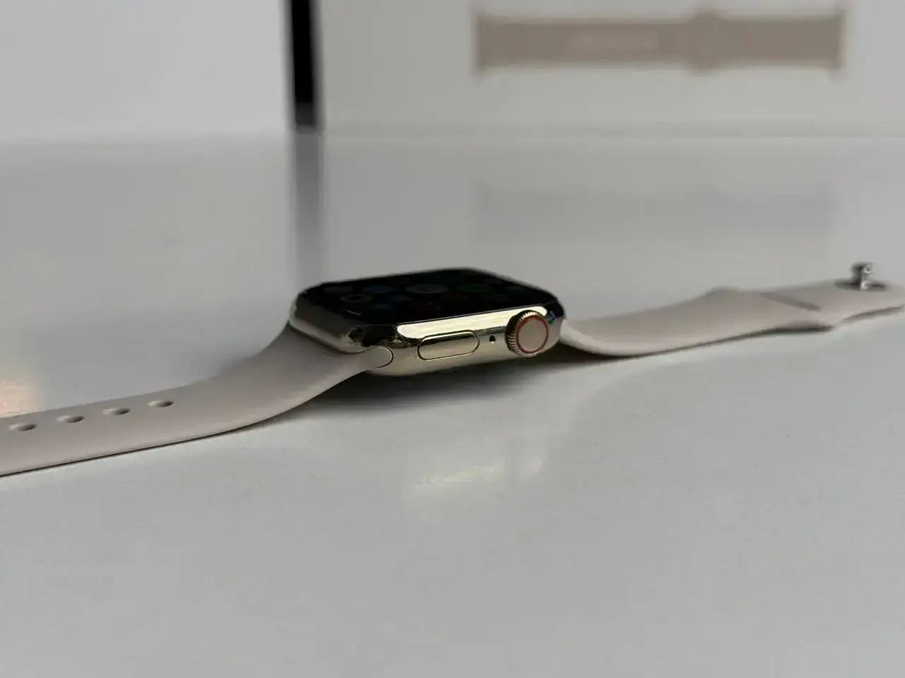 Б/У Apple Watch Series 7 GPS + Cellular 41mm Gold Stainless Steel Case with Dark Cherry Sport Band (MKHG3, MKHY3) - Состояние: хороший | Комплектация: полный | Гарантія: 1 мес.
