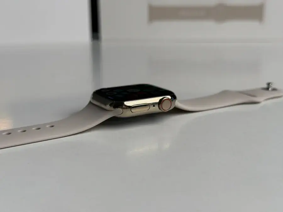 ВЖИВАНИЙ Apple Watch Series 7 GPS + Cellular 41mm Gold Stainless Steel Case with Dark Cherry Sport Band (MKHG3, MKHY3) - Стан: гарний | Комплектація: повний | Гарантія: 1 міс.