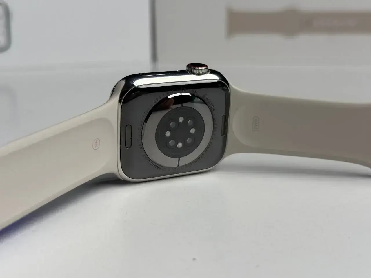 Б/У Apple Watch Series 7 GPS + Cellular 45mm Space Black Titanium with Graphite Milanese Loop (ML8V3, ML773) - Состояние: хороший (есть следы использования) | Аккумулятор: 80% | Комплектация: полный | Гарантія: 1 мес.