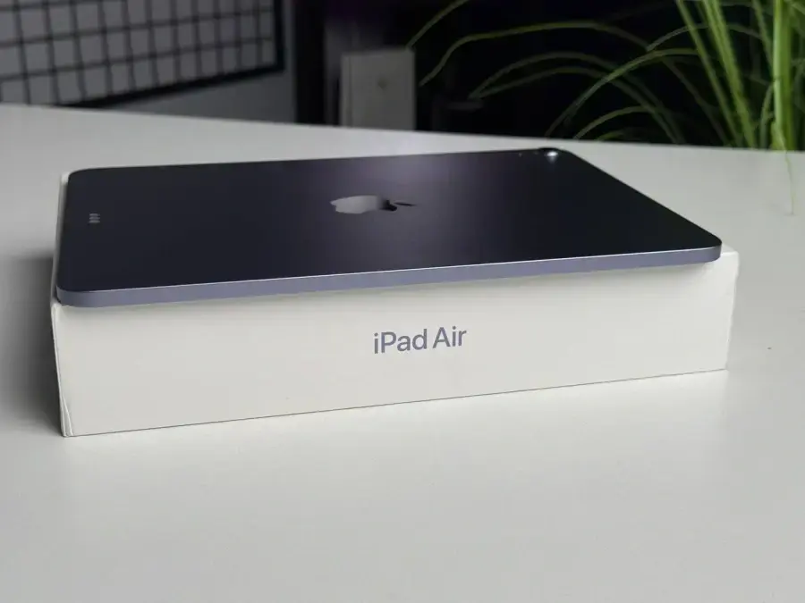 Б/У iPad Air 5 10.9'' Wi-Fi 64GB Purple (MME23) - Состояние: хороший (мелкие царапины на экране) | Аккумулятор: 93% | Комплектация: полный | Гарантія: 1 мес.