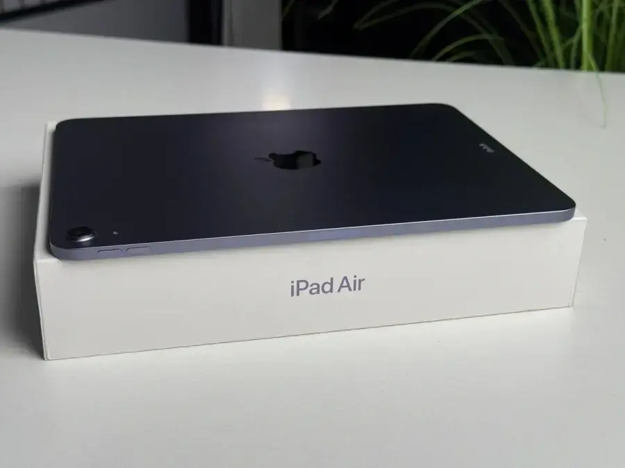 Б/У iPad Air 5 10.9'' Wi-Fi 64GB Purple (MME23) - Состояние: хороший (мелкие царапины на экране) | Аккумулятор: 93% | Комплектация: полный | Гарантія: 1 мес.