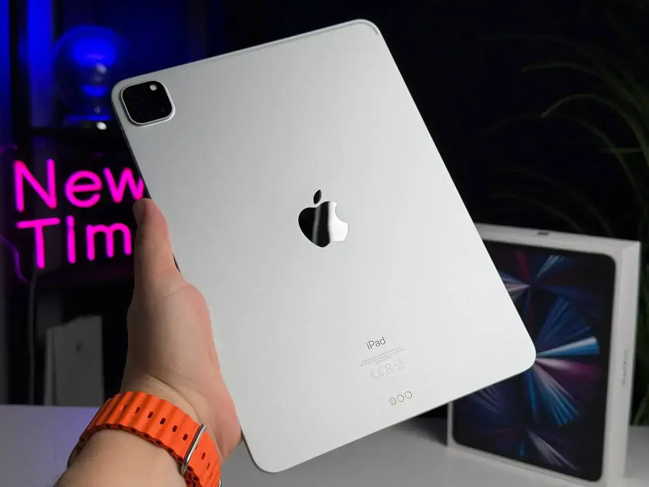 ВЖИВАНИЙ iPad Pro 11" 2021 Wi-Fi 128GB Silver (MHQT3) - Стан: гарний (2 подряпини на екрані) | Акумулятор: 82% | Комплектація: повний | Гарантія: 1 міс.