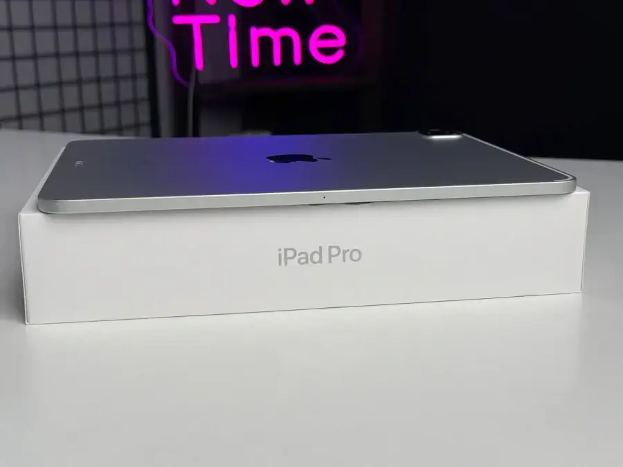 Б/У iPad Pro 11" 2021 Wi-Fi 128GB Silver (MHQT3) - Состояние: хороший (2 царапины на экране) | Аккумулятор: 82% | Комплектация: полный | Гарантія: 1 мес.
