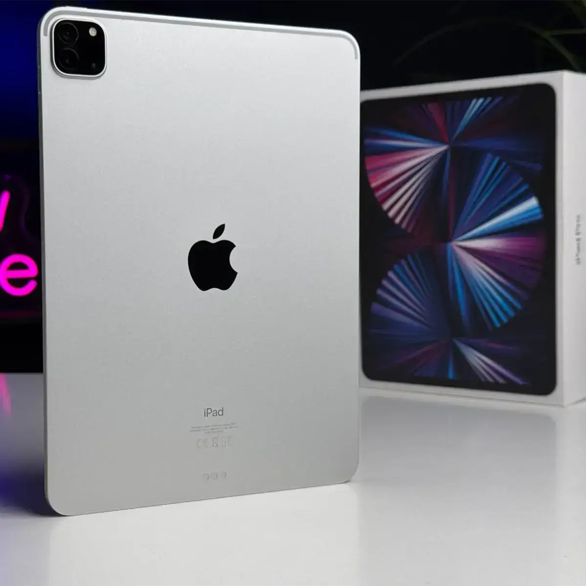 ВЖИВАНИЙ iPad Pro 11" 2021 Wi-Fi 128GB Silver (MHQT3) - Стан: гарний (2 подряпини на екрані) | Акумулятор: 82% | Комплектація: повний | Гарантія: 1 міс.