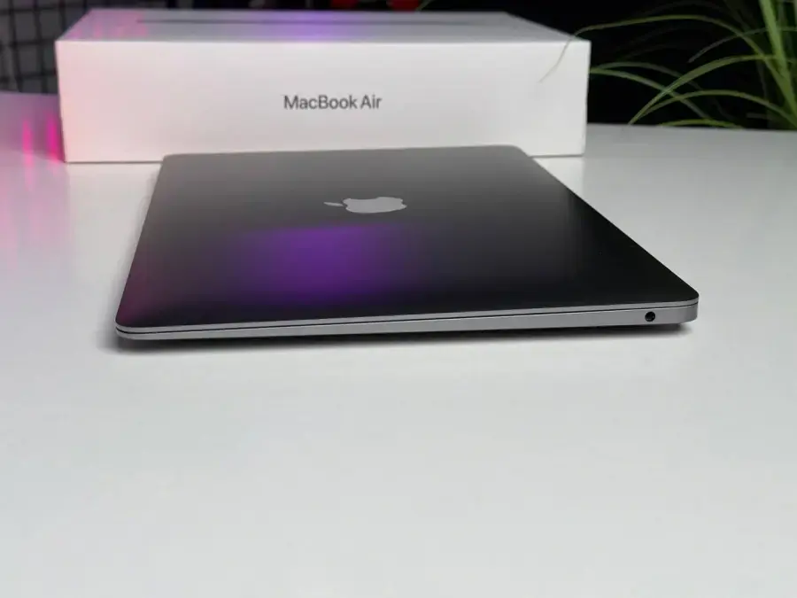 ВЖИВАНИЙ MacBook Air 13" M1/8CPU/7GPU/8GB/256GB Space Gray 2020 (MGN63) - US English - Стан: гарний | Акумулятор: 85% | Комплектація: повний | Гарантія: 1 міс.
