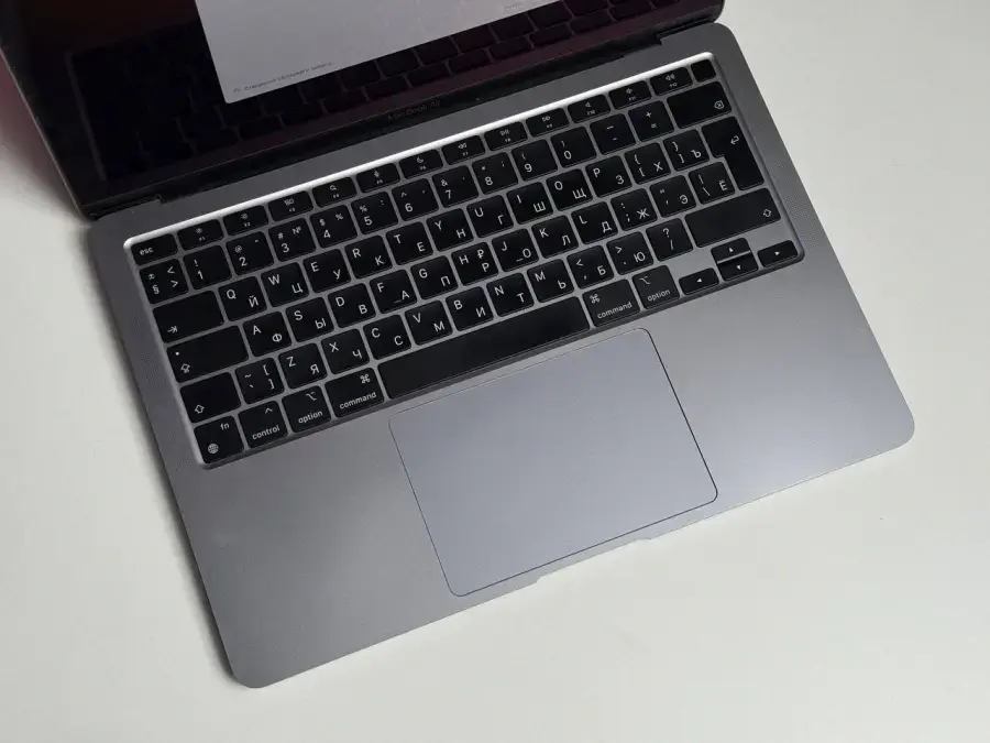ВЖИВАНИЙ MacBook Air 13" M1/8CPU/7GPU/8GB/256GB Space Gray 2020 (MGN63) - US English - Стан: гарний | Акумулятор: 85% | Комплектація: повний | Гарантія: 1 міс.