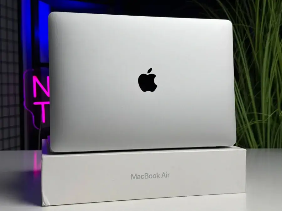ВЖИВАНИЙ MacBook Air 13" Silver 2019 (MVFK2) - Стан: гарний | Акумулятор: 92% | Комплектація: повний | Гарантія: 1 міс.