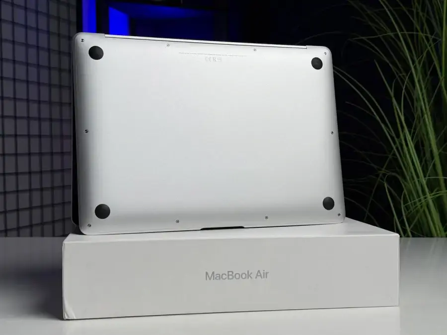 ВЖИВАНИЙ MacBook Air 13" Silver 2019 (MVFK2) - Стан: гарний | Акумулятор: 92% | Комплектація: повний | Гарантія: 1 міс.