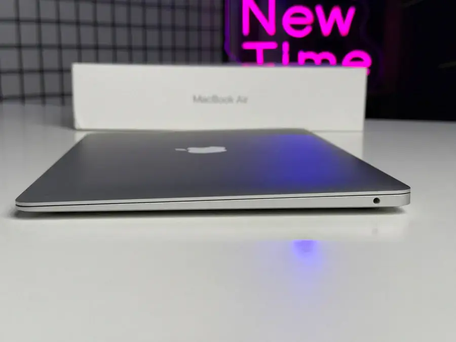 ВЖИВАНИЙ MacBook Air 13" Silver 2019 (MVFK2) - Стан: гарний | Акумулятор: 92% | Комплектація: повний | Гарантія: 1 міс.