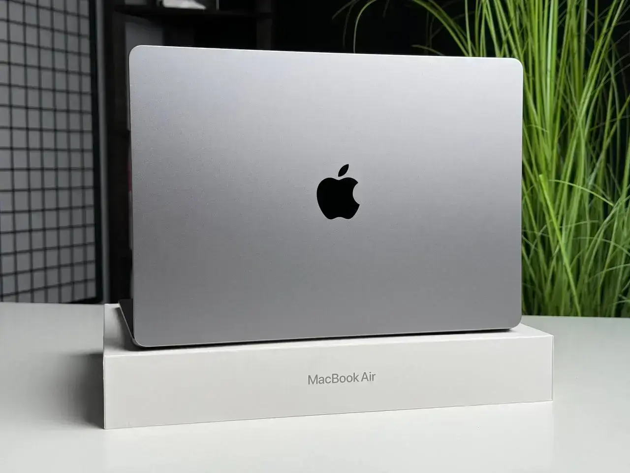 ВИТРИННЫЙ MacBook Air 15" M3/8CPU/10GPU/16GB/512GB Space Gray 2024 (MXD13) - Состояние: идеальный | Комплектация: полный | Гарантія: 1 мес.