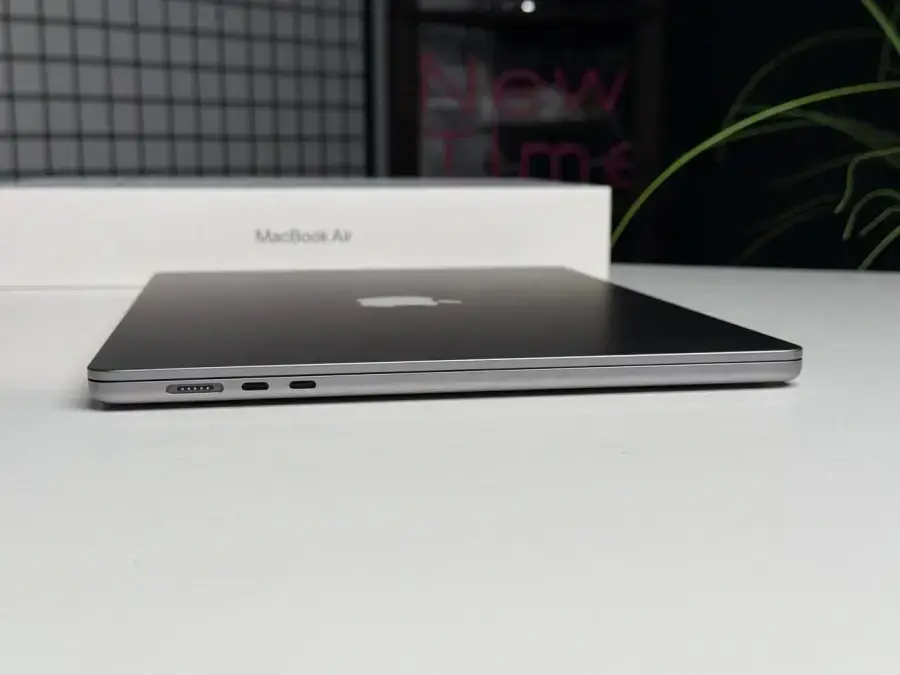 ВІТРИННИЙ MacBook Air 15" M3/8CPU/10GPU/16GB/512GB Space Gray 2024 (MXD13) - Стан: ідеальний | Комплектація: повний | Гарантія: 1 міс.