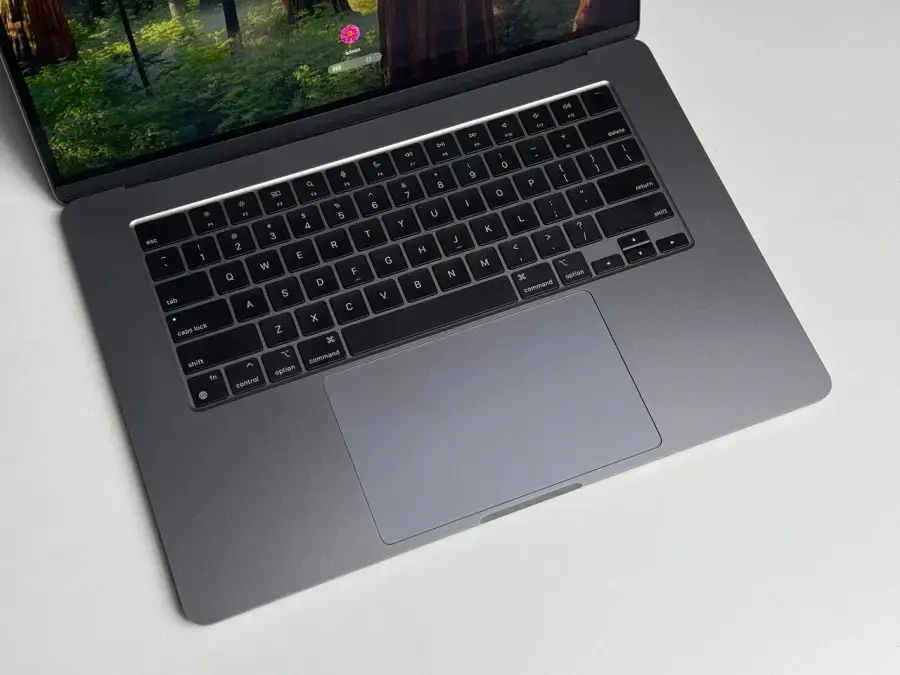 ВІТРИННИЙ MacBook Air 15" M3/8CPU/10GPU/16GB/512GB Space Gray 2024 (MXD13) - Стан: ідеальний | Комплектація: повний | Гарантія: 1 міс.