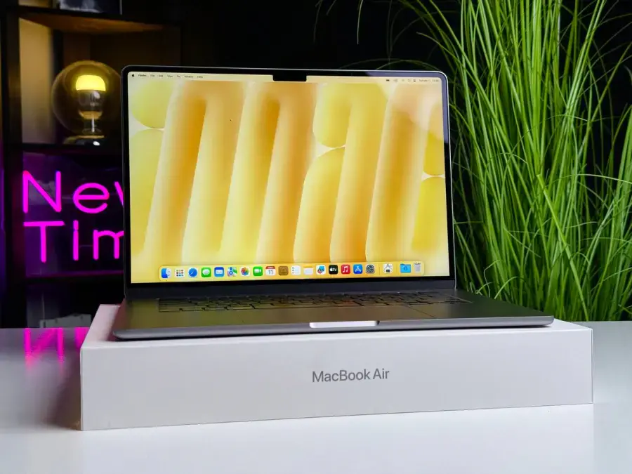 ВІТРИННИЙ MacBook Air 15" M3/8CPU/10GPU/16GB/512GB Space Gray 2024 (MXD13) - Стан: ідеальний | Комплектація: повний | Гарантія: 1 міс.