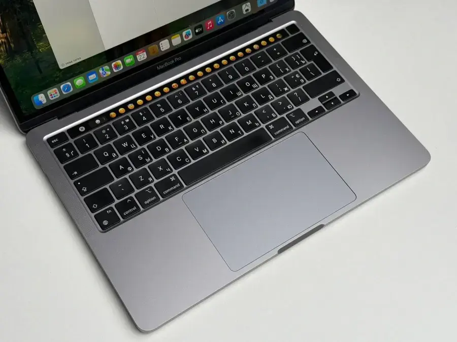 ВЖИВАНИЙ MacBook Pro 13" Space Gray (MYD82) 2020 - Стан: гарний (має сліди використання) | Акумулятор: 93% | Комплектація: повний | Гарантія: 1 міс.