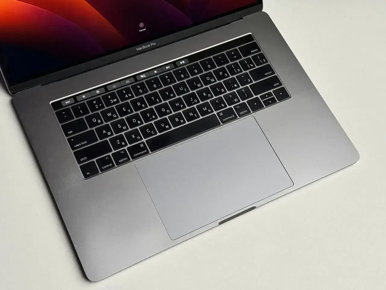Б/У MacBook Pro 15" Space Gray (MPTR2) 2017 - Состояние: хороший (следы от наклеек) | Аккумулятор: 100% | Комплектация: полный, без коробки | Гарантія: 1 мес.