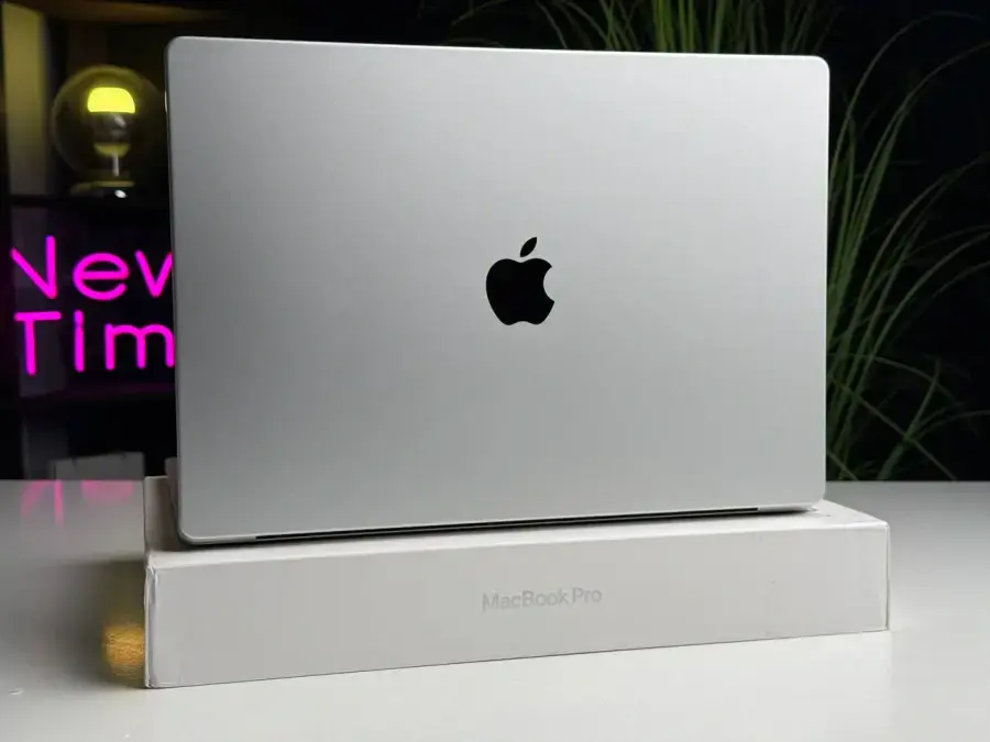 ВЖИВАНИЙ MacBook Pro 16" Silver 2023 (MNWC3) - Стан: гарний | Акумулятор: 100% | Комплектація: повний | Гарантія: 1 міс.
