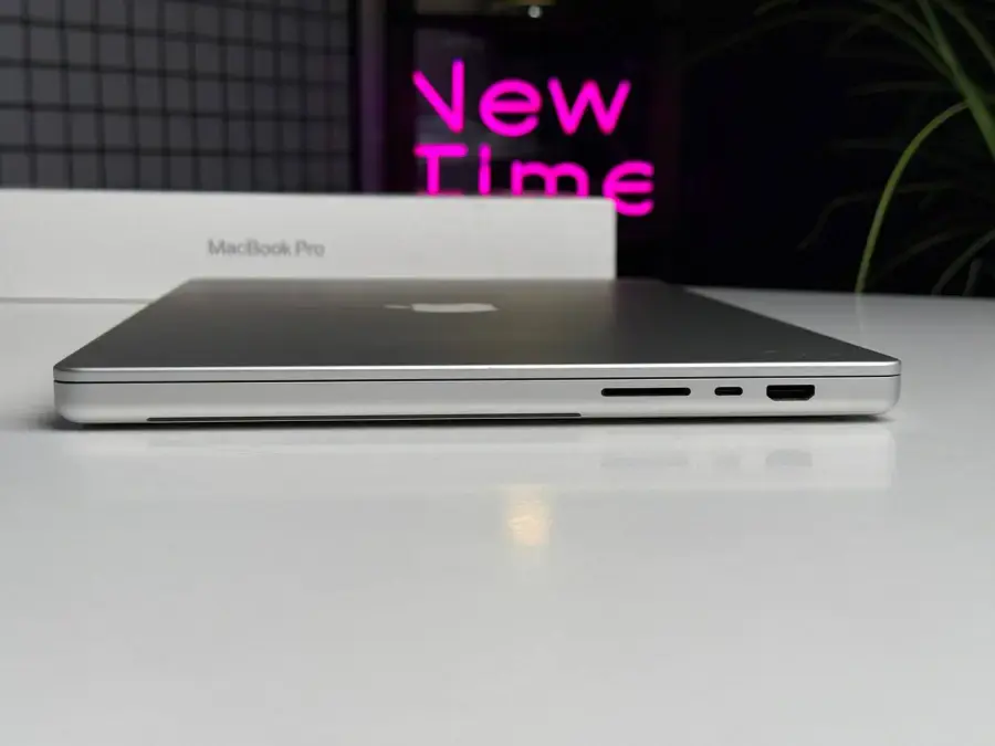 ВЖИВАНИЙ MacBook Pro 16" Silver 2023 (MNWC3) - Стан: гарний | Акумулятор: 100% | Комплектація: повний | Гарантія: 1 міс.
