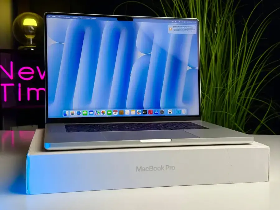 ВЖИВАНИЙ MacBook Pro 16" Silver 2023 (MNWC3) - Стан: гарний | Акумулятор: 100% | Комплектація: повний | Гарантія: 1 міс.