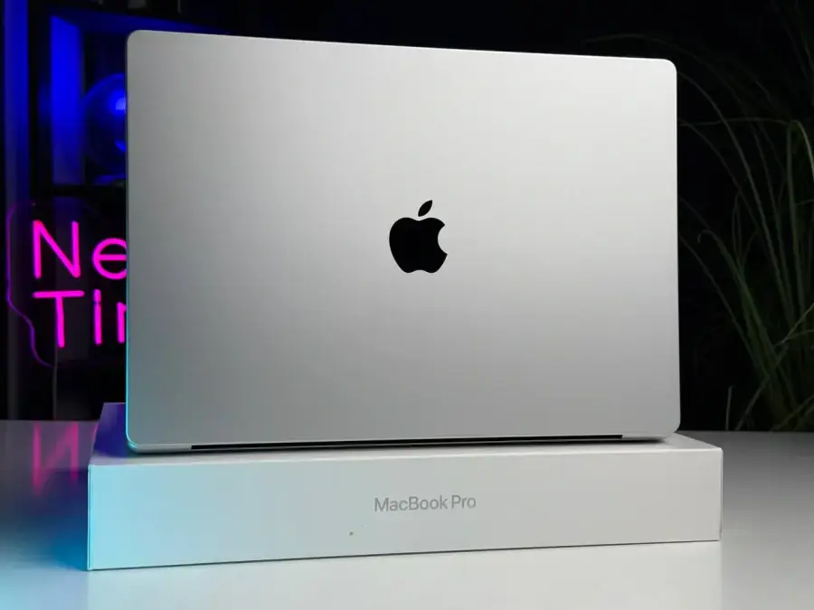 ВЖИВАНИЙ MacBook Pro 16" Silver 2023 (MNWC3) - Стан: гарний | Акумулятор: 88% | Комплектація: повний | Гарантія: 3 міс.