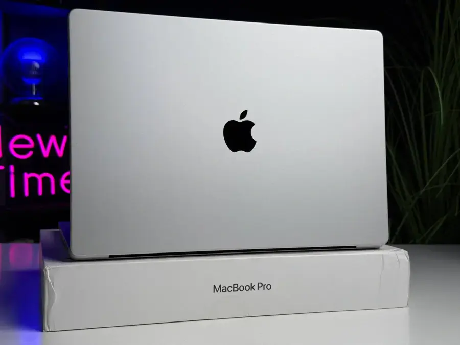 ВЖИВАНИЙ MacBook Pro 16" Silver (MK1E3) 2021 - Стан: гарний | Акумулятор: 95% | Комплектація: повний | Гарантія: 1 міс.