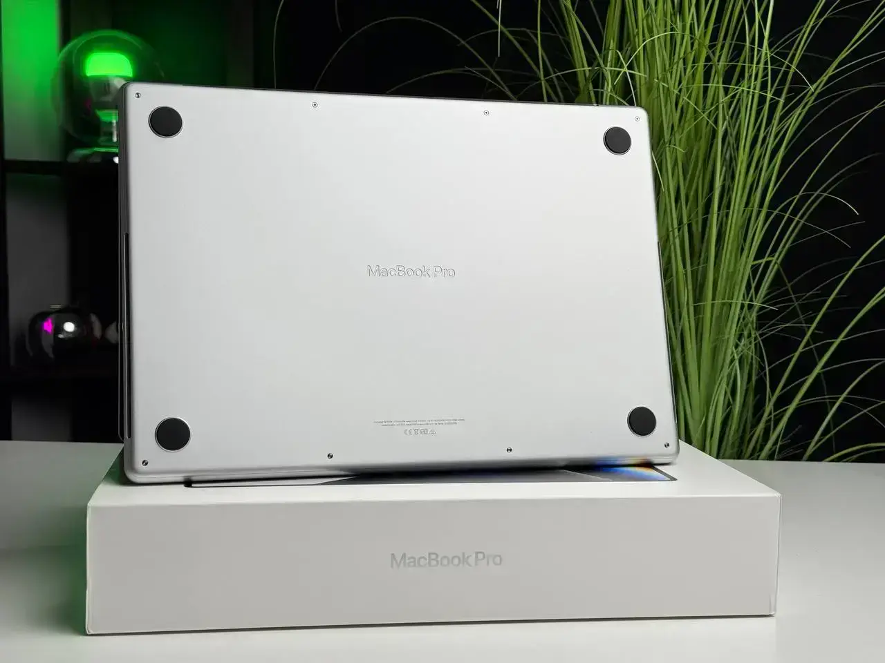 Б/У MacBook Pro 16" Silver (MK1F3) 2021 - Состояние: хороший | Аккумулятор: 92% | Комплектация: полный | Гарантія: 1 мес.