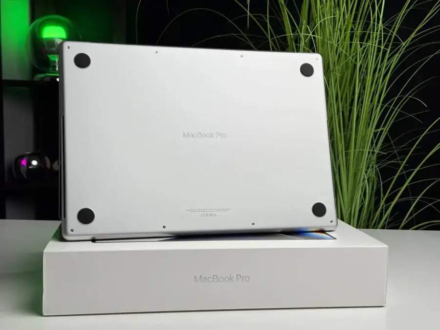 ВЖИВАНИЙ MacBook Pro 16" Silver (MK1F3) 2021 - Стан: гарний | Акумулятор: 92% | Комплектація: повний | Гарантія: 1 міс.