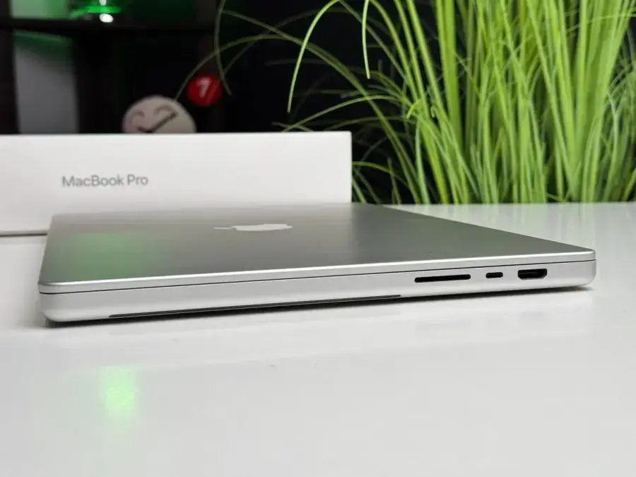 ВЖИВАНИЙ MacBook Pro 16" Silver (MK1F3) 2021 - Стан: гарний | Акумулятор: 92% | Комплектація: повний | Гарантія: 1 міс.