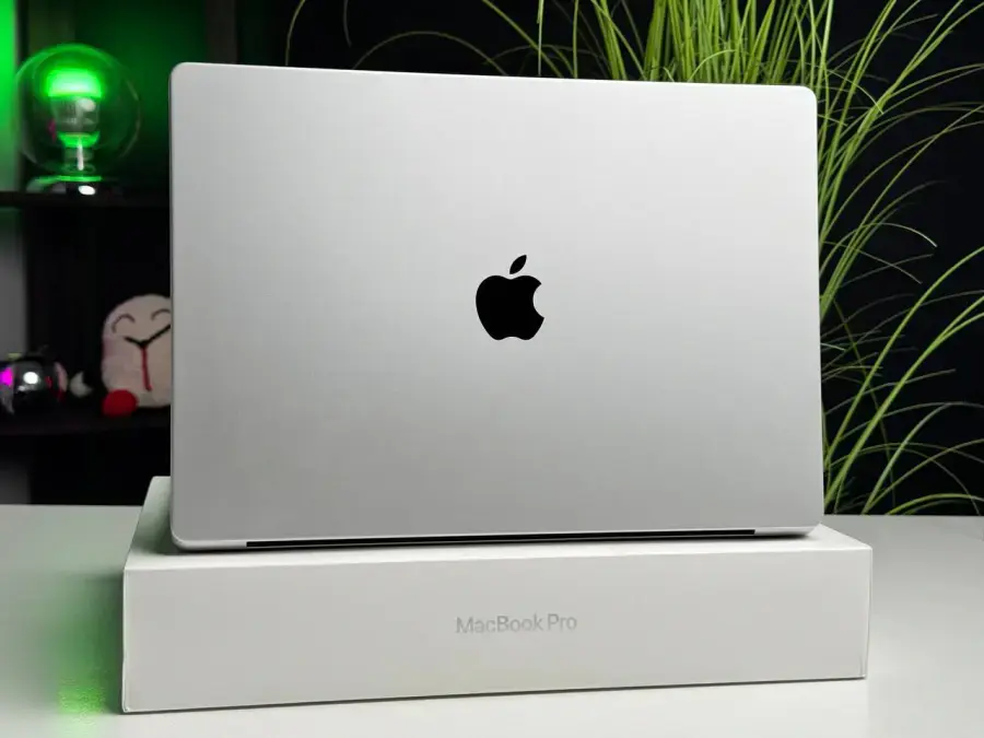 ВЖИВАНИЙ MacBook Pro 16" Silver (MK1F3) 2021 - Стан: гарний | Акумулятор: 92% | Комплектація: повний | Гарантія: 1 міс.