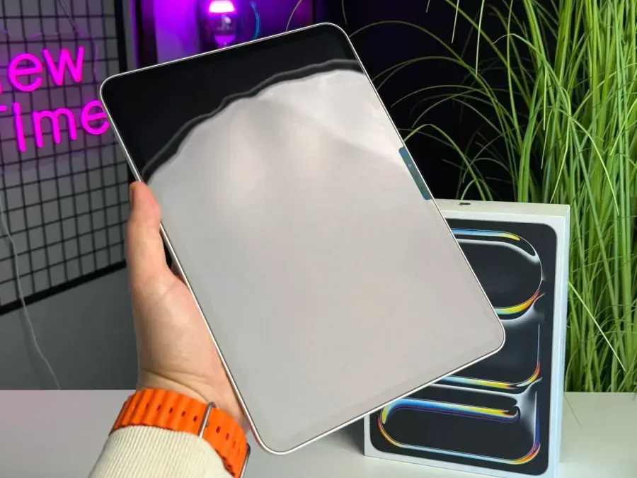 ВІТРИННИЙ iPad Pro 11 M4 2024 Wi-Fi 1TB with Standard glass - Silver (MVVF3) | Apple M4 | 10-ядерний процесор | 10-ядерний графічний процесор | 1 ТБ | 16 ГБ | 12 Мп | 12 Мп | Стан: ідеальний | Акумулятор: 100% (21 цикл) | Гарантія: 6 місяців | Комплект: п