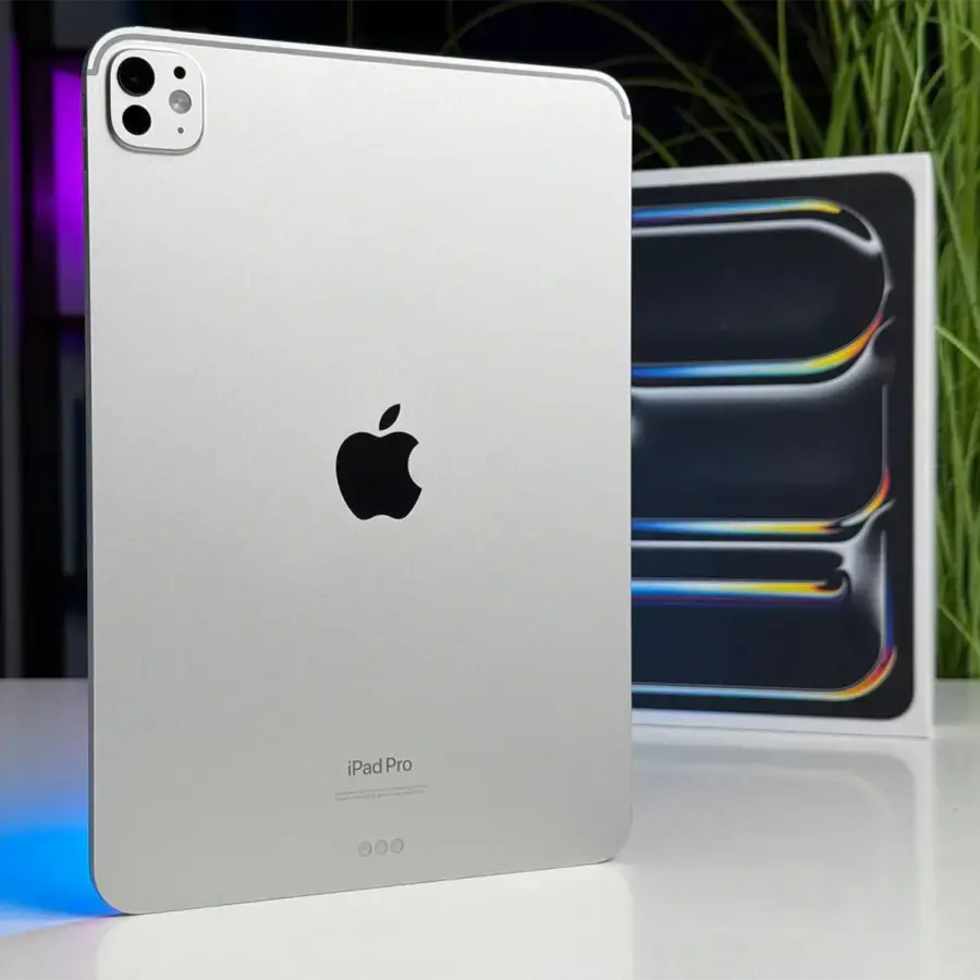 ВІТРИННИЙ iPad Pro 11 M4 2024 Wi-Fi 1TB with Standard glass - Silver (MVVF3) | Apple M4 | 10-ядерний процесор | 10-ядерний графічний процесор | 1 ТБ | 16 ГБ | 12 Мп | 12 Мп | Стан: ідеальний | Акумулятор: 100% (21 цикл) | Гарантія: 6 місяців | Комплект: п