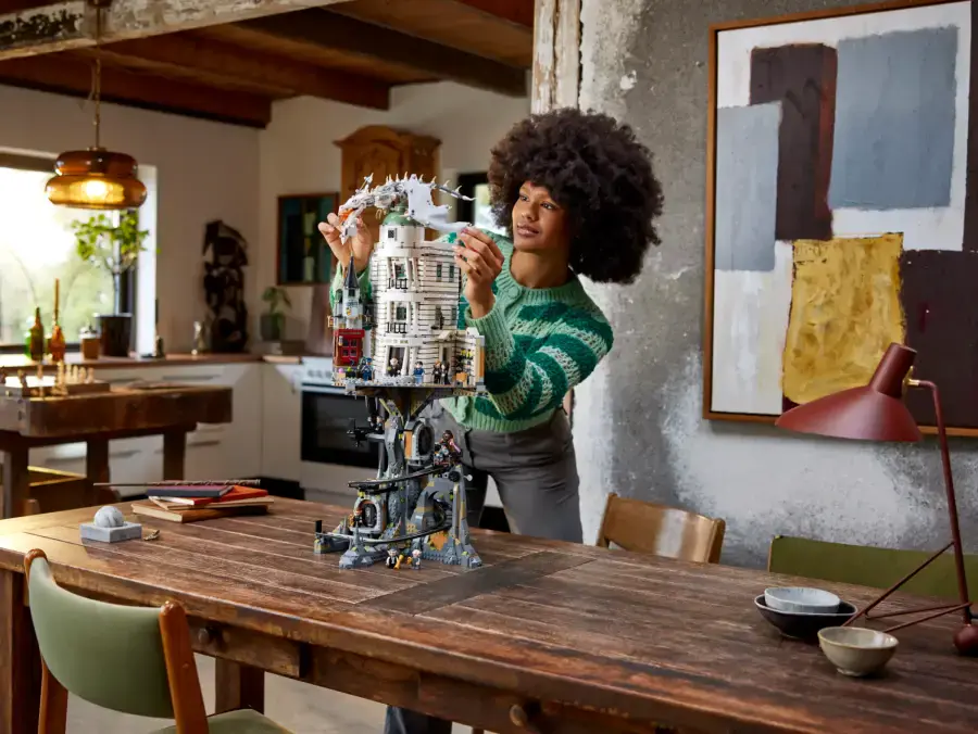 Блоковий конструктор LEGO Harry Potter Чарівний банк Грінготтс (76417)