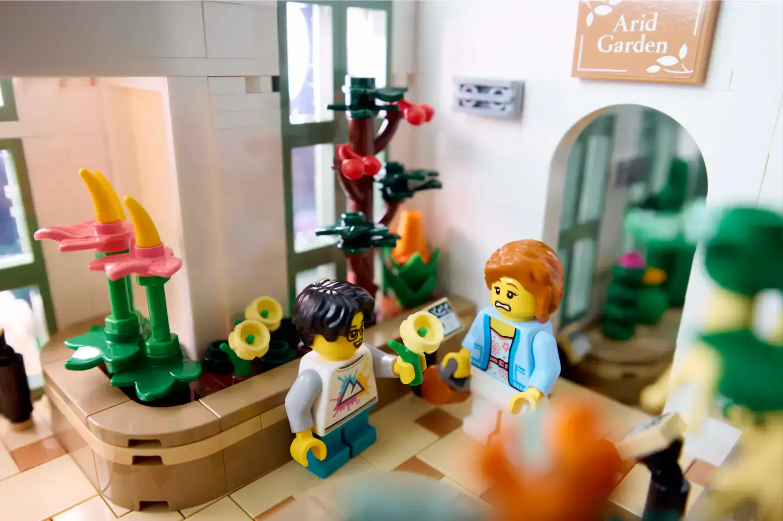 Блоковий конструктор LEGO Ideas Ботанічний сад (21353)