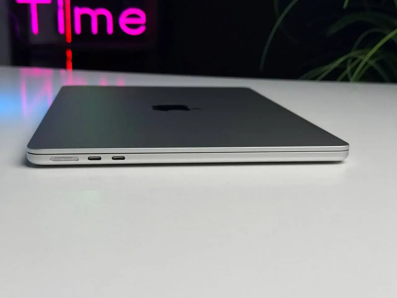 ВІТРИННИЙ MacBook Air 13.6" Silver 2022 (MLXY3) - Стан: гарний | Акумулятор: 100% | Комплектація: повний, без коробки | Гарантія: 3 міс.