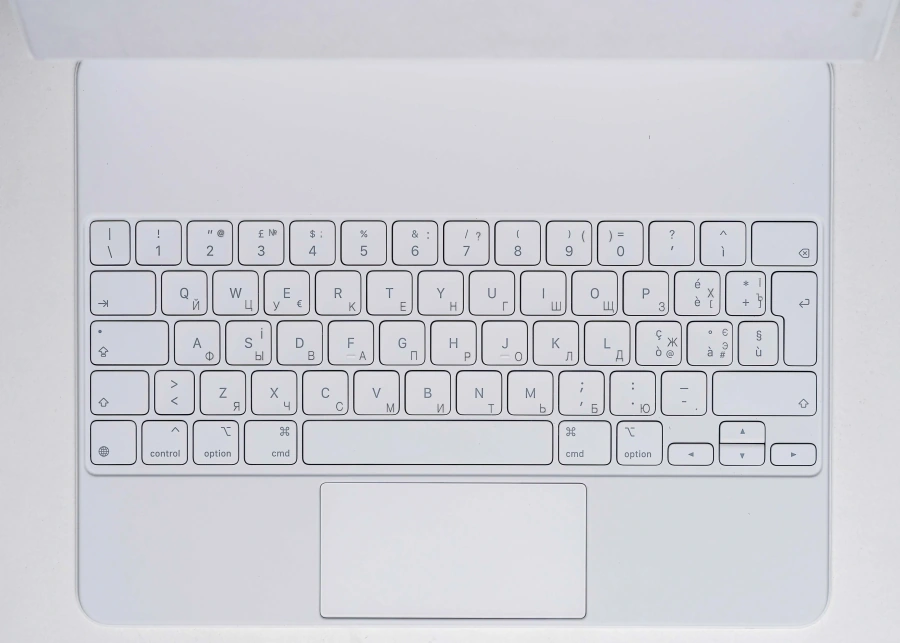 Чохол-клавіатура Apple Magic Keyboard for iPad Air 13" M3/M2 & iPad Pro 12.9" 3st - 6th generation - Italian - White (MJQL3T/A)