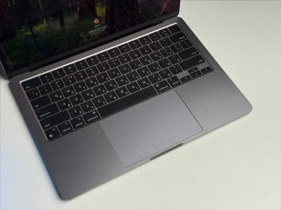 Б/У MacBook Air 13.6" Space Gray 2022 (MLXW3) - Состояние: хороший | Аккумулятор: 100% | Комплектация: полное, без коробки | Гарантия: 3 мес.