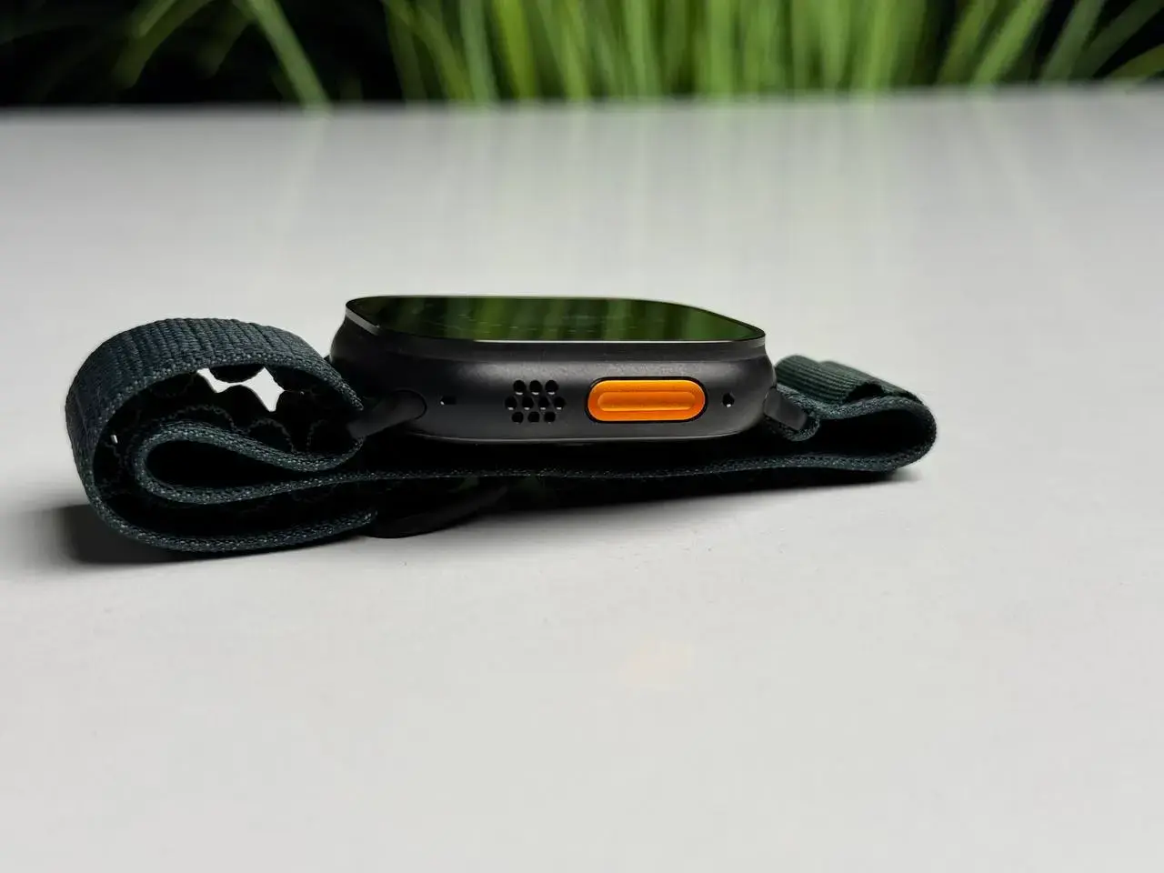 OPEN BOX Apple Watch Ultra 2 2024 GPS + Cellular 49mm Black Titanium Case with Dark Green Alpine Loop - Medium (MX4R3) - Состояние: хороший| Аккумулятор: 100% | Комплектация: полный | Гарантия: 3 мес.