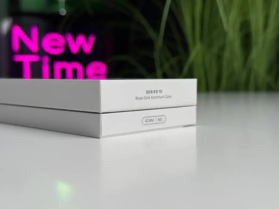 УЦІНКА Apple Watch Series 10 GPS 42mm Rose Gold Aluminum Case with Light Blush Sport Band - M/L (MWWJ3) - Стан: нові, пошкоджено транспортувальний конверт | Акумулятор: 100% | Комплектація: повний | Гарантія: 12 міс.