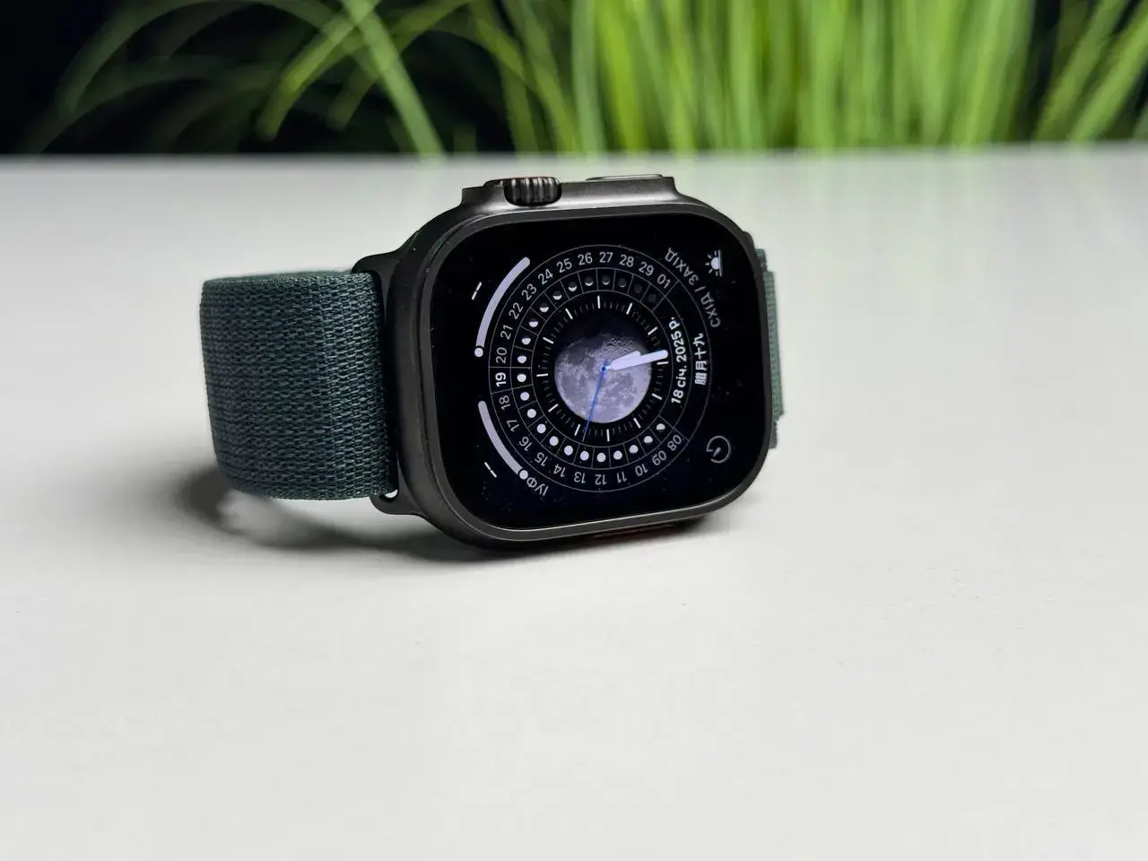 ВИТРИННЫЕ Apple Watch Ultra 2 2024 GPS + Cellular 49mm Black Titanium Case with Dark Green Alpine Loop - Medium (MX4R3) - Состояние: хороший | Аккумулятор: 100% | Комплектация: полный | Гарантия: 3 мес.