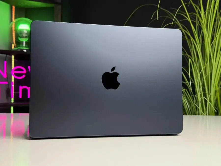 ВІТРИННИЙ MacBook Air 13.6" Midnight 2022 (MLY33) - Стан: гарний | Акумулятор: 100% | Комплектація: повний, без коробки | Гарантія: 3 міс.