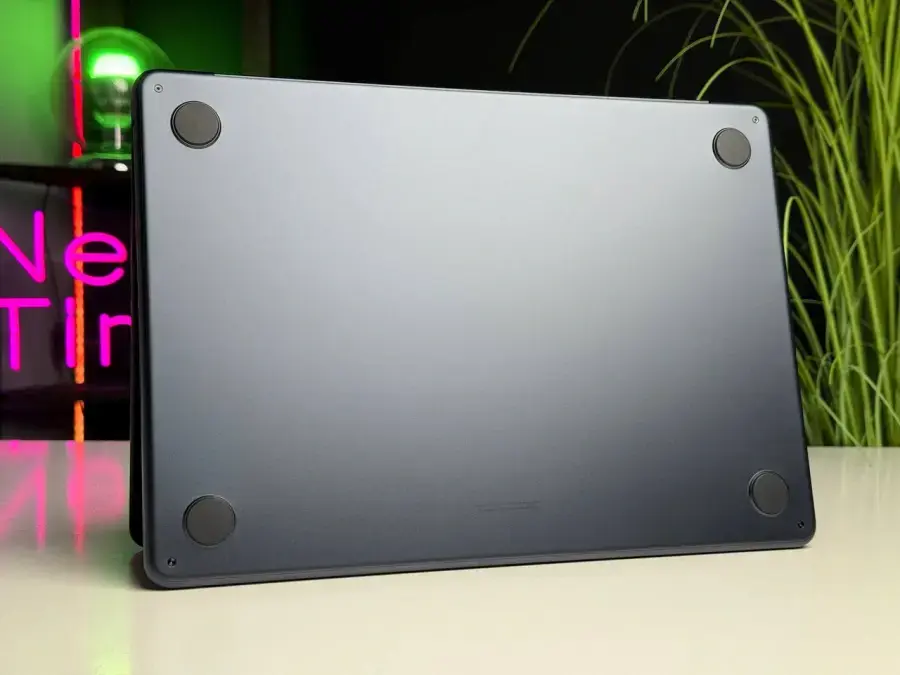 ВІТРИННИЙ MacBook Air 13.6" Midnight 2022 (MLY33) - Стан: гарний | Акумулятор: 100% | Комплектація: повний, без коробки | Гарантія: 3 міс.