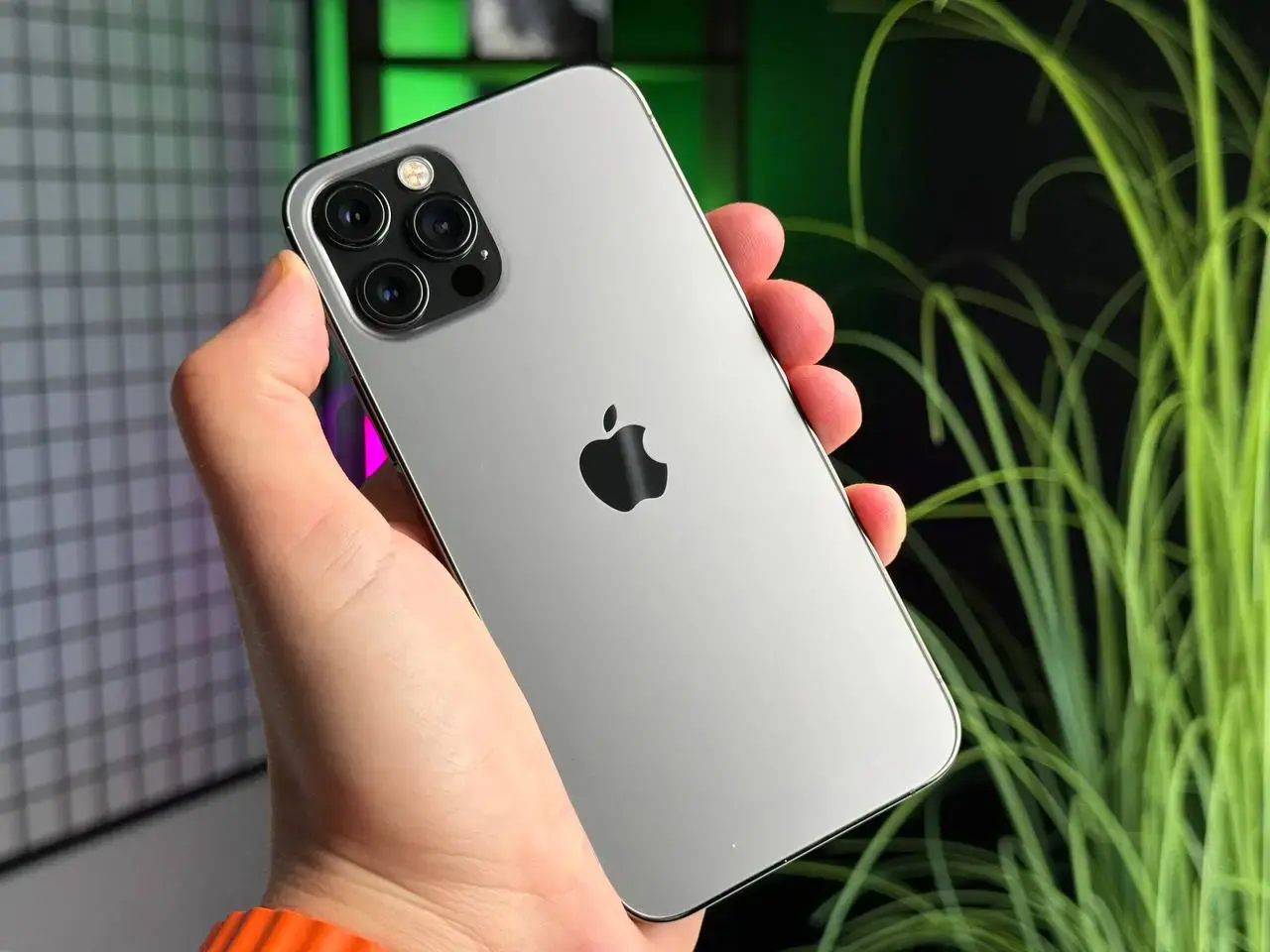 ВЖИВАНИЙ Apple iPhone 12 Pro 512GB Graphite (MGLX3, MGMU3) - Стан: гарний | Акумулятор: 100% | Комплектація: iPhone, кабель | Гарантія: 1 міс.