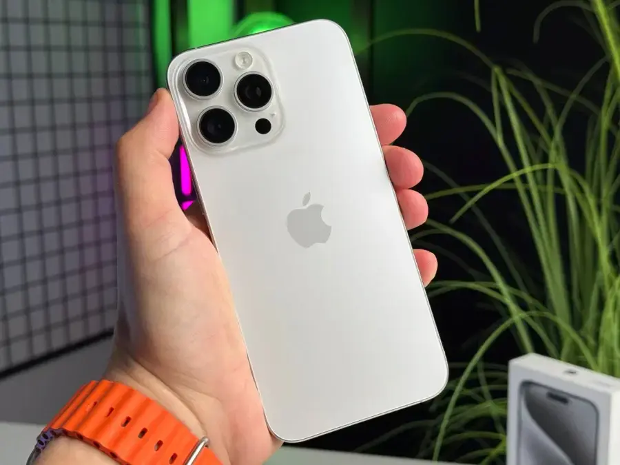 Б/У Apple iPhone 15 Pro Max 512GB White Titanium (MU7D3) - Состояние: хороший | Аккумулятор: 90% | Комплектация: полный | Гарантія: 1 мес.