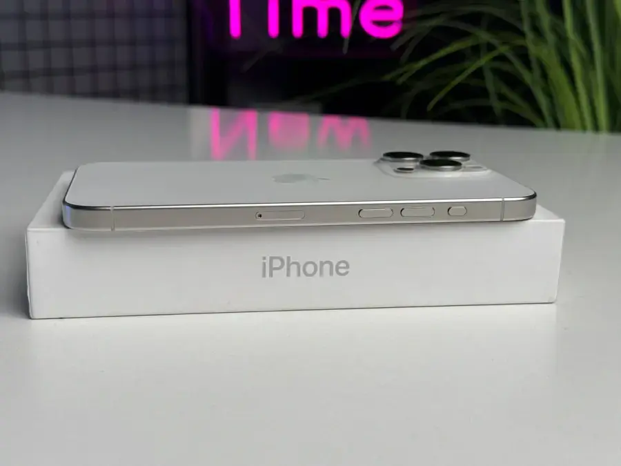 Б/У Apple iPhone 15 Pro Max 512GB White Titanium (MU7D3) - Состояние: хороший | Аккумулятор: 90% | Комплектация: полный | Гарантія: 1 мес.