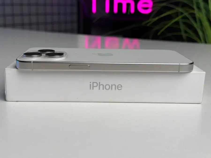 Б/У Apple iPhone 15 Pro Max 512GB White Titanium (MU7D3) - Состояние: хороший | Аккумулятор: 90% | Комплектация: полный | Гарантія: 1 мес.