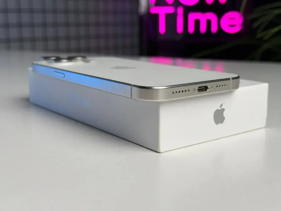 Б/У Apple iPhone 15 Pro Max 512GB White Titanium (MU7D3) - Состояние: хороший | Аккумулятор: 90% | Комплектация: полный | Гарантія: 1 мес.