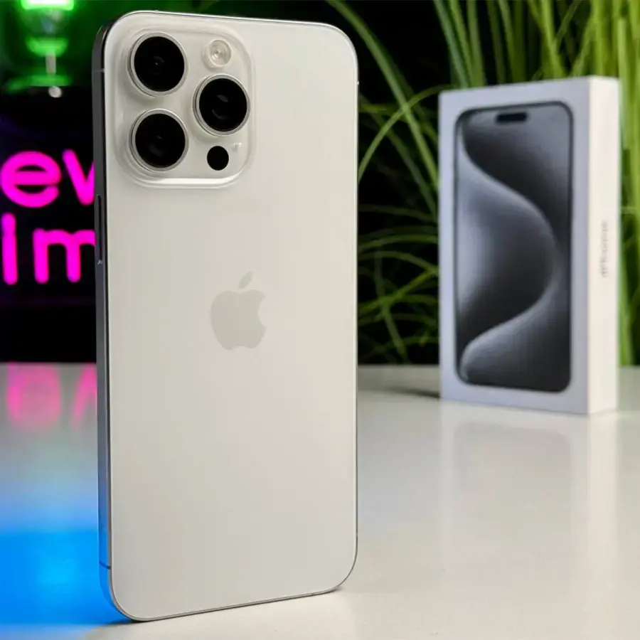 Б/У Apple iPhone 15 Pro Max 512GB White Titanium (MU7D3) - Состояние: хороший | Аккумулятор: 90% | Комплектация: полный | Гарантія: 1 мес.