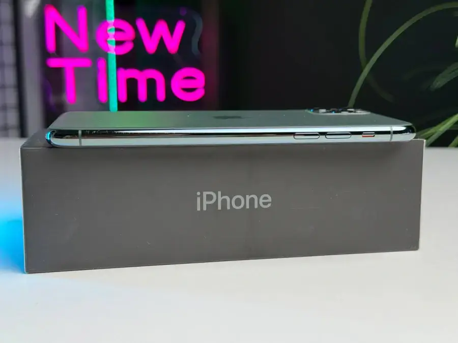 Б/У Apple iPhone 11 Pro Max 256GB Midnight Green (MWH72) - Состояние: хороший | Аккумулятор: 100% | Комплектация: полный | Гарантія: 1 мес.