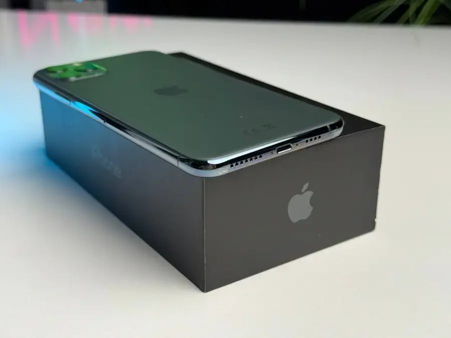 Б/У Apple iPhone 11 Pro Max 256GB Midnight Green (MWH72) - Состояние: хороший | Аккумулятор: 100% | Комплектация: полный | Гарантія: 1 мес.