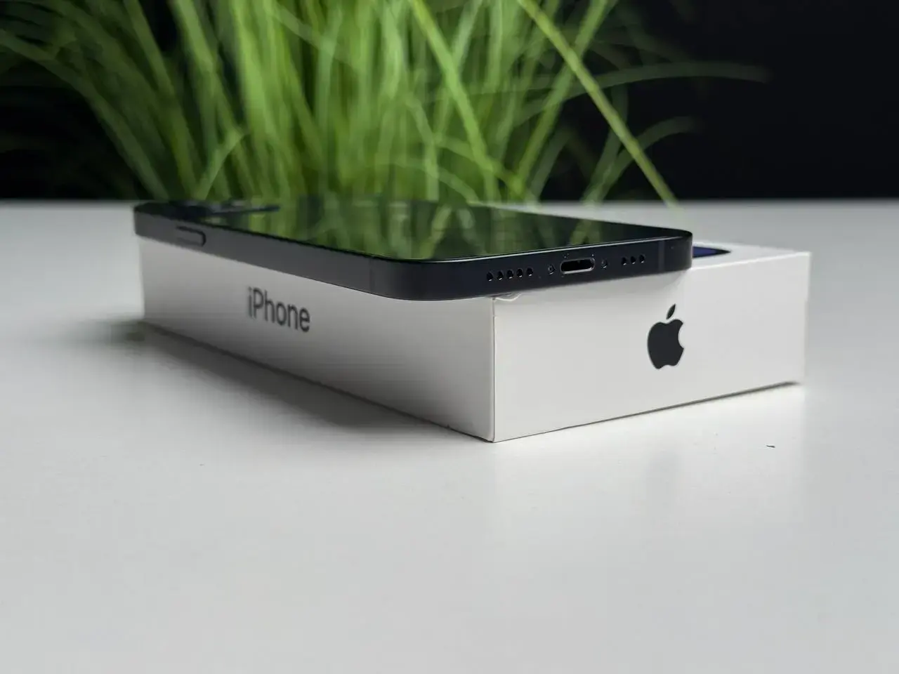ВЖИВАНИЙ Apple iPhone 12 128GB Black (MGHC3, MGJA3) - Стан: гарний | Акумулятор: 100% | Комплектація: повний | Гарантія: 1 міс.