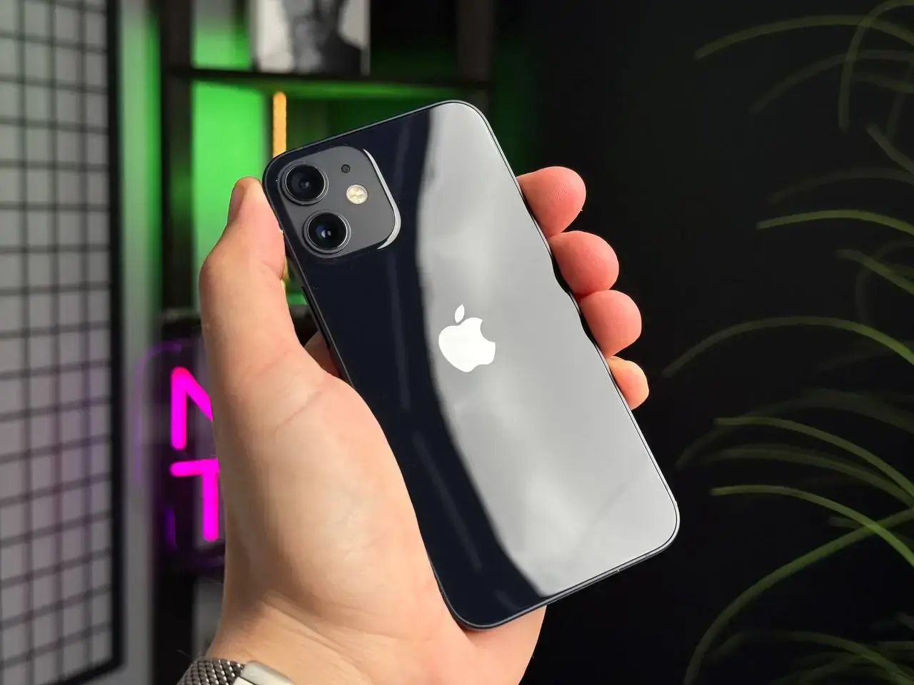 ВЖИВАНИЙ Apple iPhone 12 Mini 64GB Black (MG8F3, MGDX3) - Стан: гарний | Акумулятор: 100% | Комплектація: iPhone, кабель | Гарантія: 1 міс.